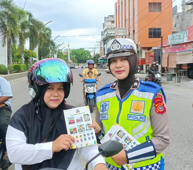 Polantas Bireuen Kampanye Tertib Berlalu Lintas.