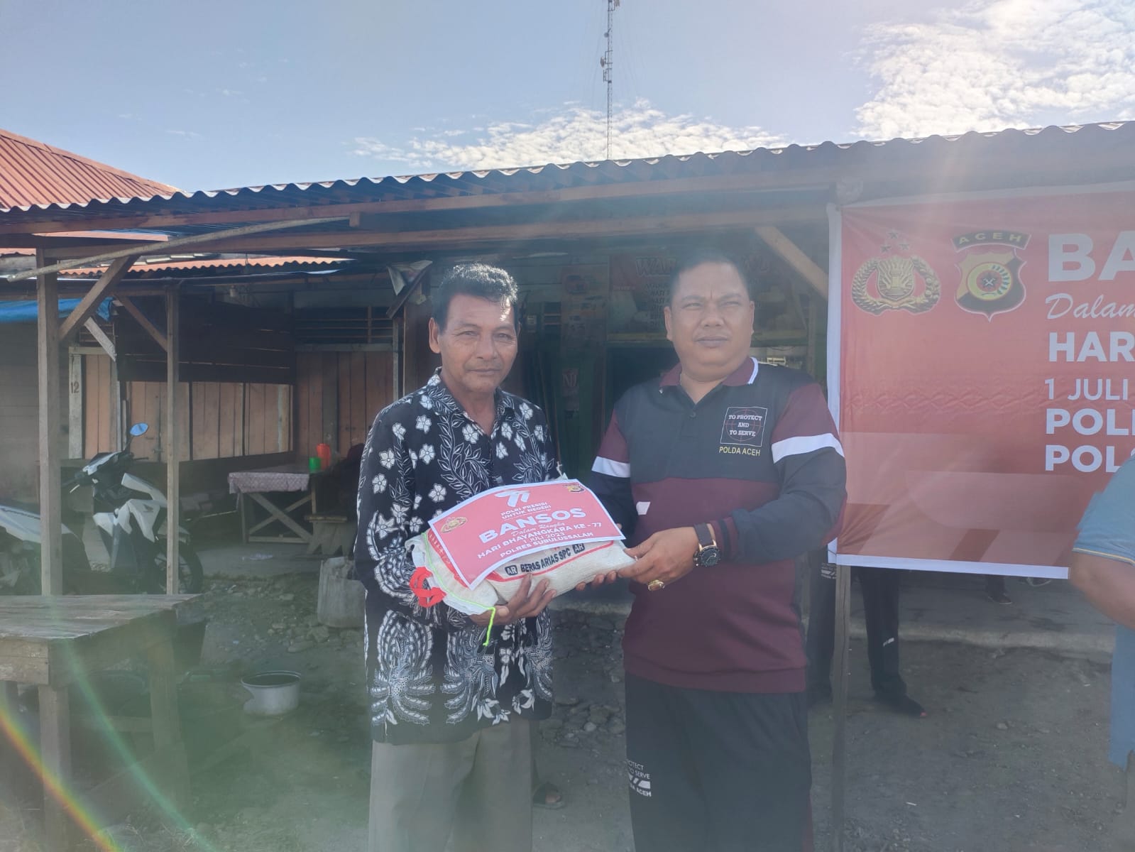Baksos Dan Bansos Polsek Simpang Kiri Dalam Peringatan Hari Bhayangkara Ke 77