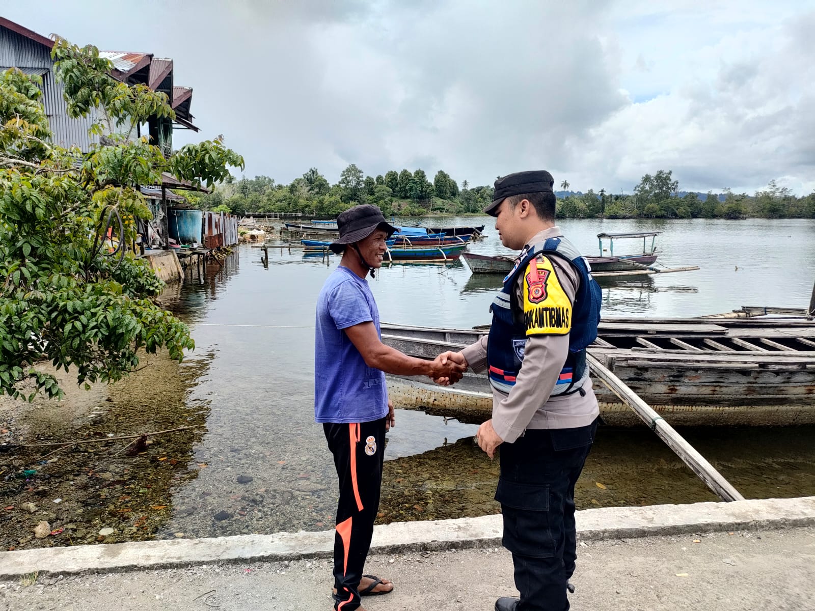 Bhabinkamtibmas Polsek Simeulue Barat Polres Simeulue Laksanakan Sawue Gampung