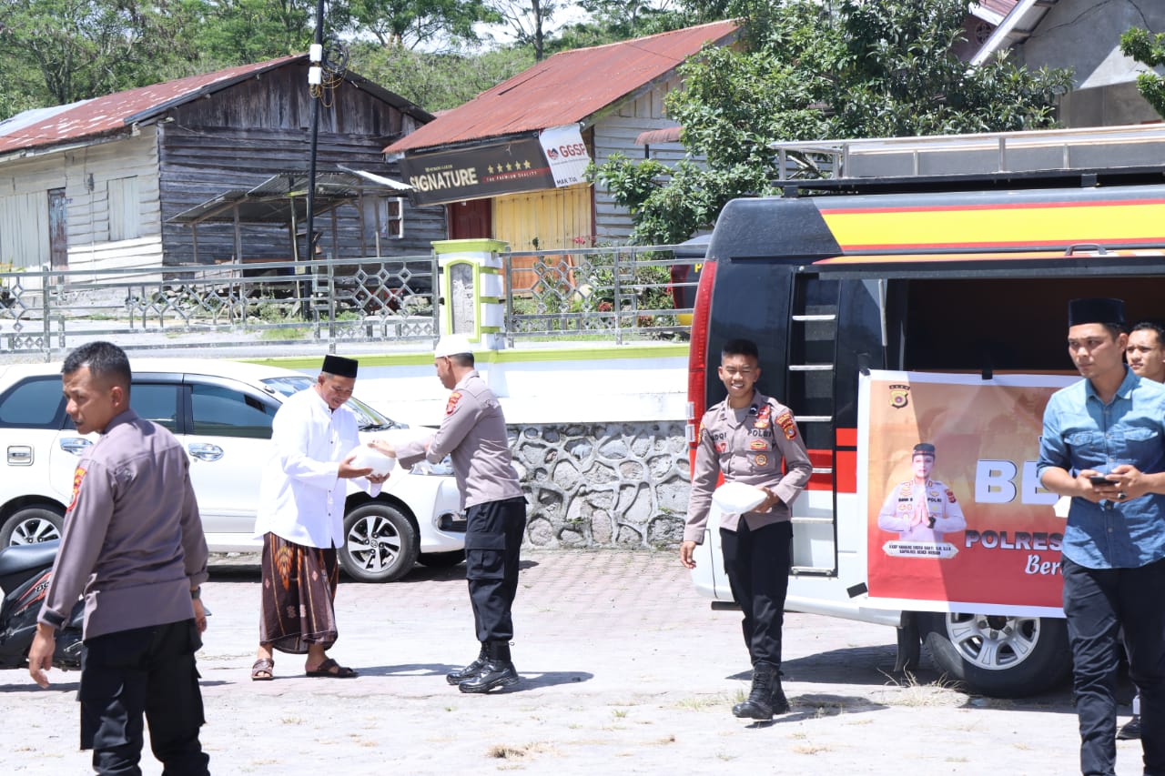 Jum’at Berkah, Hari Jumat Berbagi Kasih Oleh Kapolres Bener Meriah.