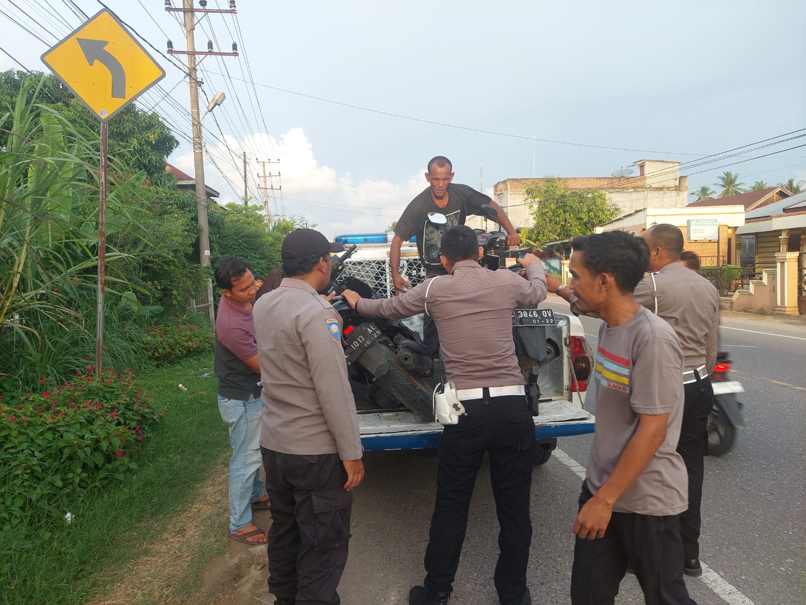 Dua Sepmor Terlihat Kecelakaan di Blang Mangat, Polisi Datangi TKP