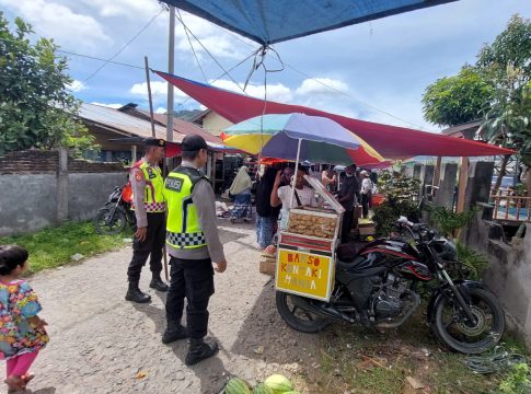 Beri Rasa Aman, Polsek Celala Laksanakan Patroli Sambang Di Pasar Pekan