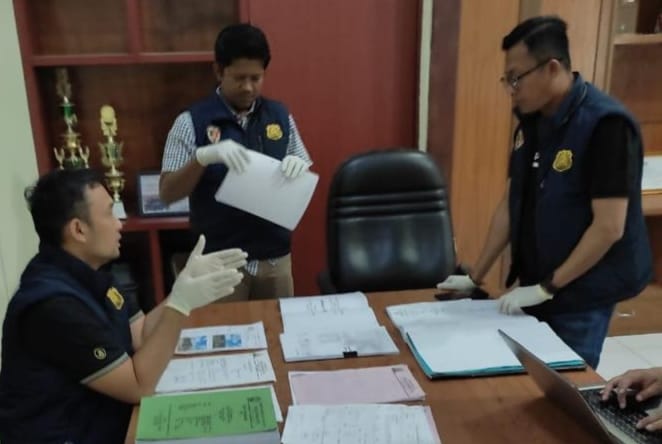 Tim Tipidkor Ditreskrimsus Polda Aceh Geledah Kantor Dinkes Aceh Tengah