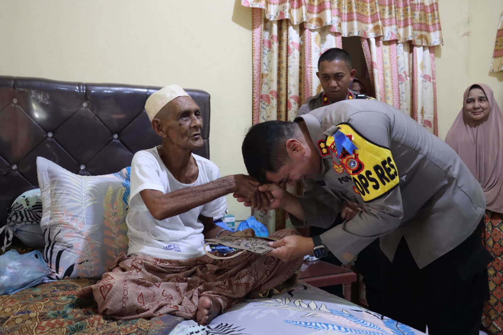 Kapolres Aceh Utara Berikan Tali Asih Kepada Purnawirawan Polri