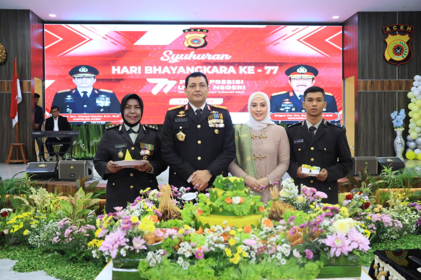 Pemotongan Tumpeng Warnai Syukuran Hari Bhayangkara di Polda Aceh