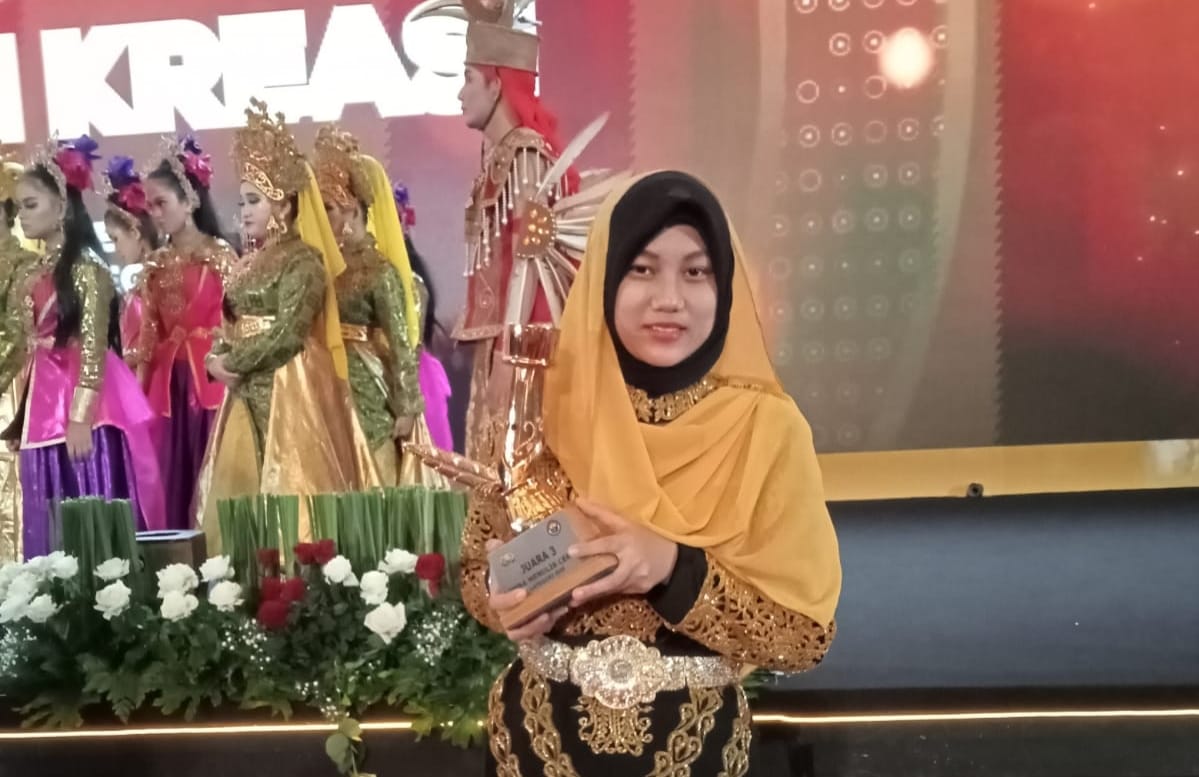 Peraih Juara III Lomba Cerpen dari Aceh Terima Award Apresiasi Kreasi Polri Presisi