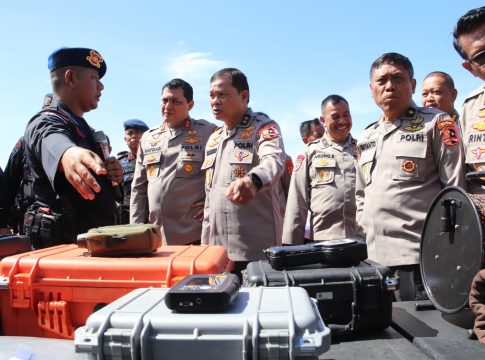 Kapolda Aceh Didampingi Wairwasum Polri Tinjau Alat Khusus Kepolisian