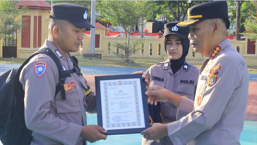 Bhabin yang Sediakan Pangkas Gratis untuk Warga di Desa Binaan Dapat Penghargaan