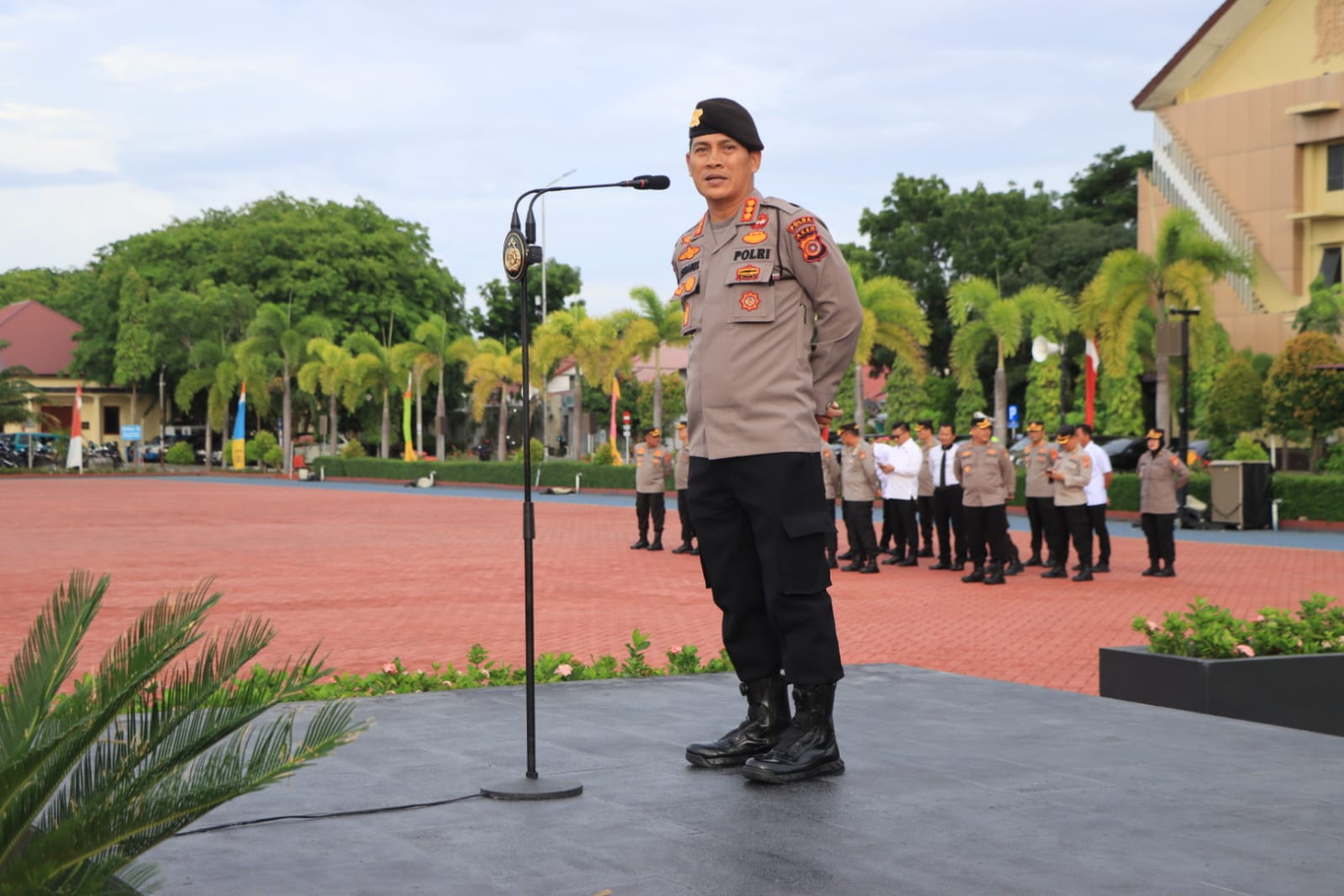 Dirsamapta Polda Aceh Pimpin Apel pagi