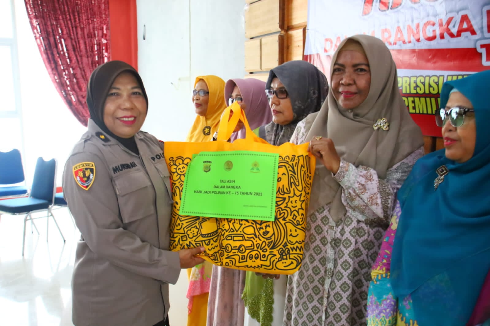 Sambut HUT Ke-75, Polwan Polda Aceh Silaturahmi dengan Purnawirawan