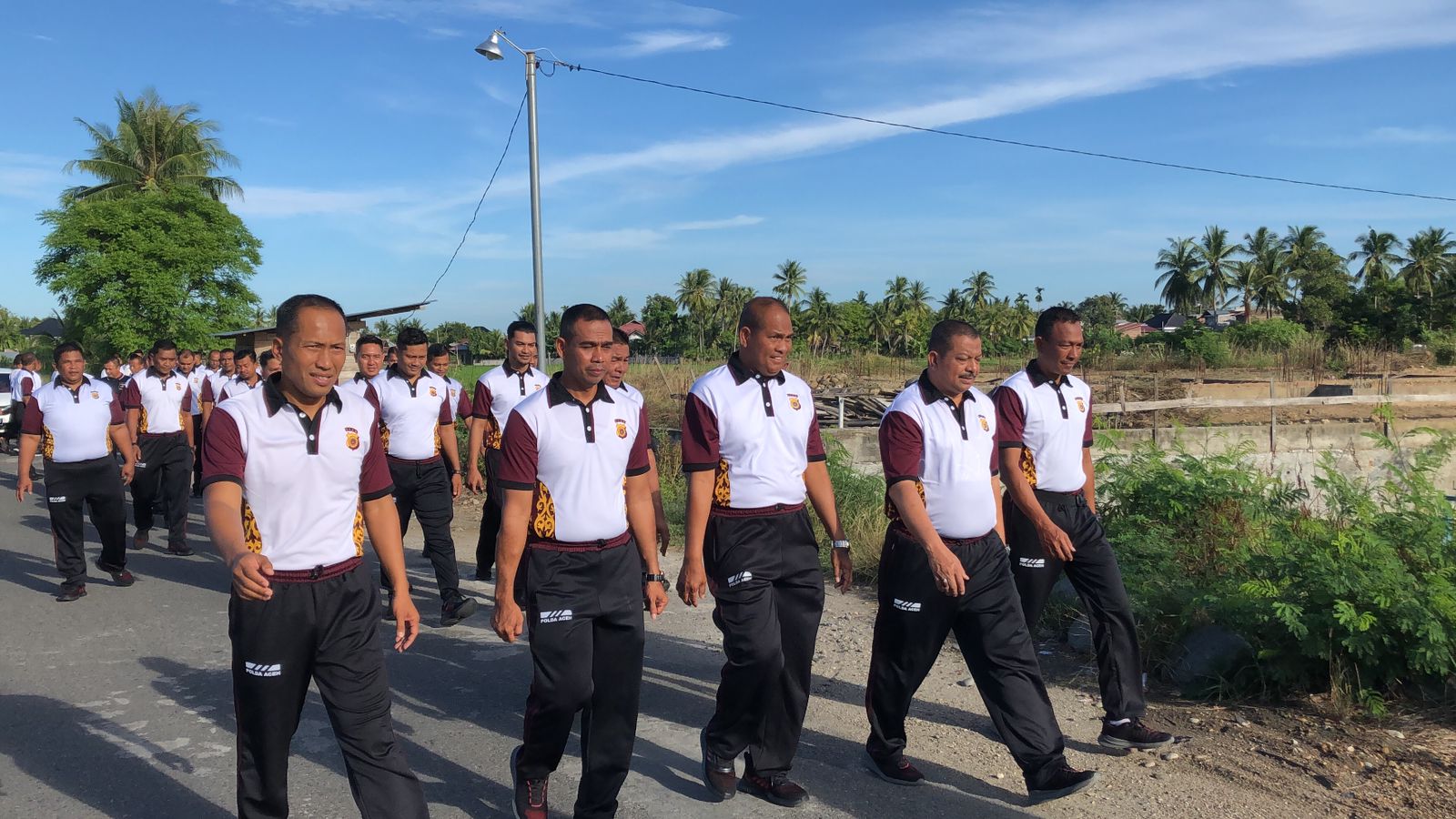 Kapolres Bersama Seluruh Personel Polres Bireuen Olah Raga Bersama