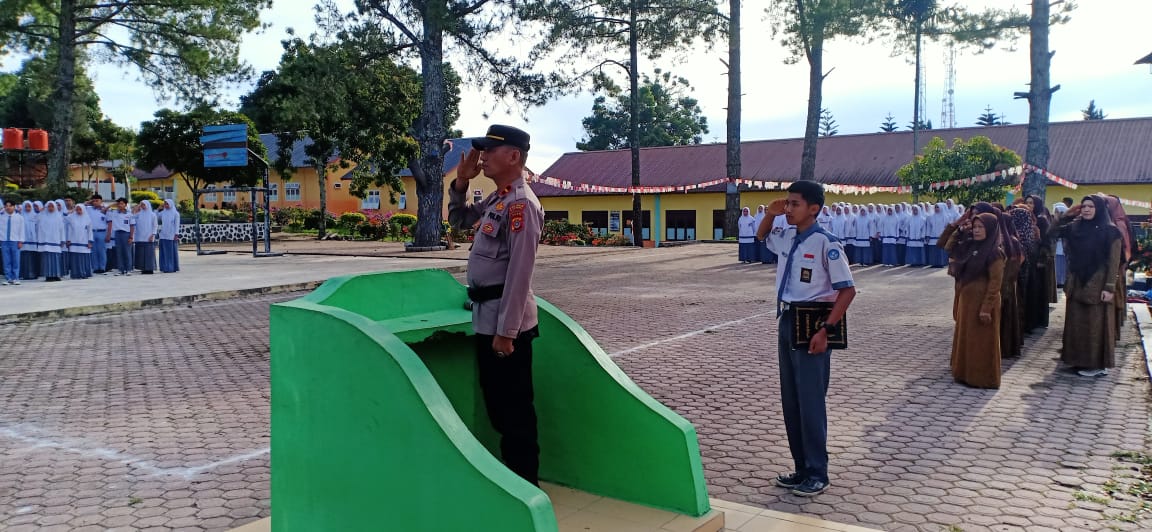 Polisi Di Bener Meriah Gelar Kegiatan Negehi Sekulah Di SMA N 1 Bener Meriah