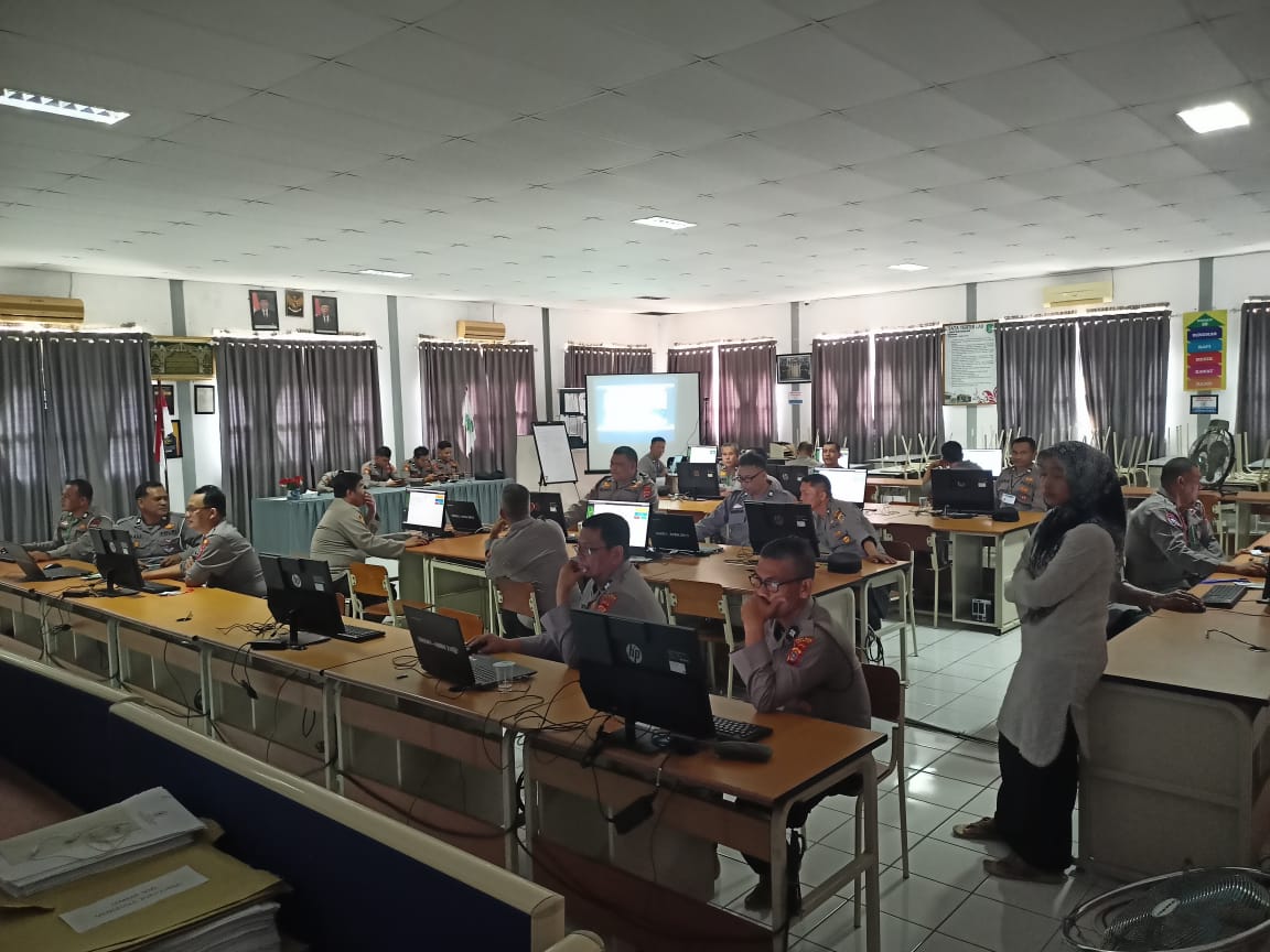 Peserta Seleksi PAG T. A. 2023 di Polda Aceh mengikuti Tes Keterampilan Komputer