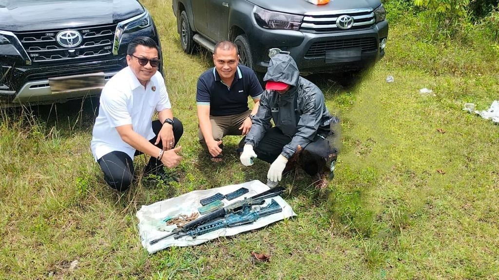 Usai Sosialisasi Illegal Mining, Kombes Winardy Terima 2 Pucuk M-16 Sisa Konflik di Pidie