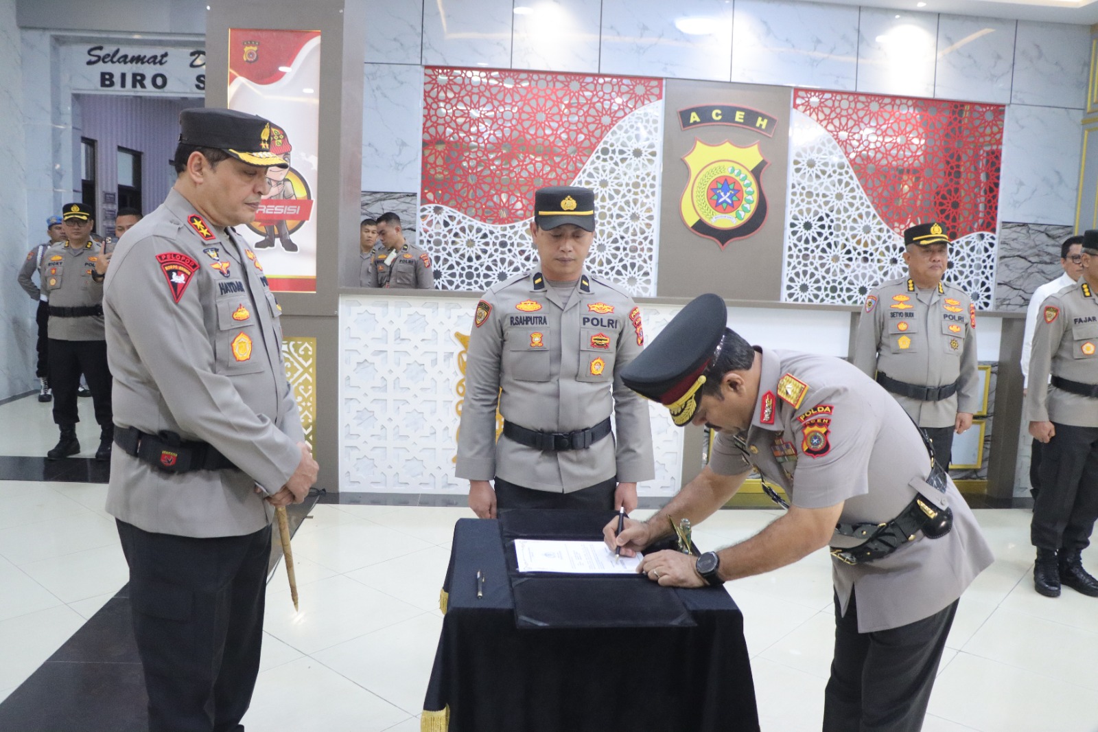 Kapolda Aceh Menjadi Irup Penyerahan Jabatan Wakapolda Aceh