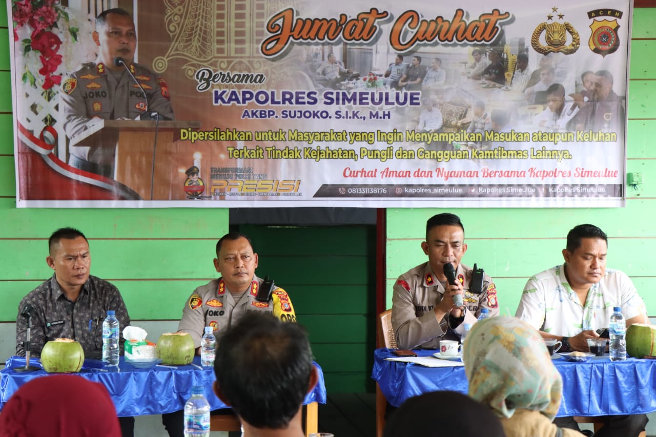 Kapolres Simeulue Menggelar “Jumat Curhat” di Gedung Serba Guna Desa Labuahan