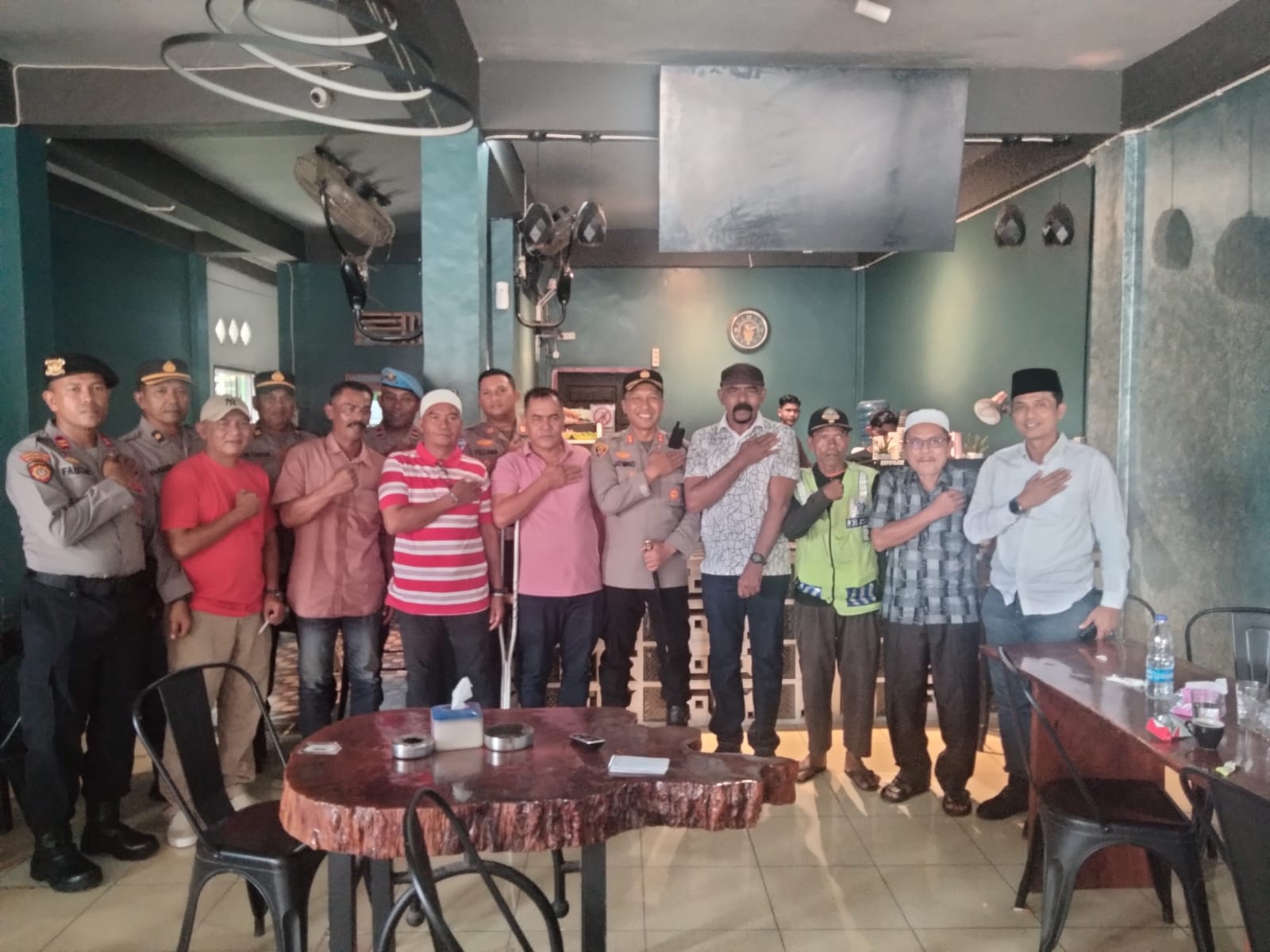 Kapolres Bireuen Silaturrahmi dengan Ketua Partai PA/Panglima Wilayah I Batee Ilieek dalam Rangka Jelang Pemilu 2024