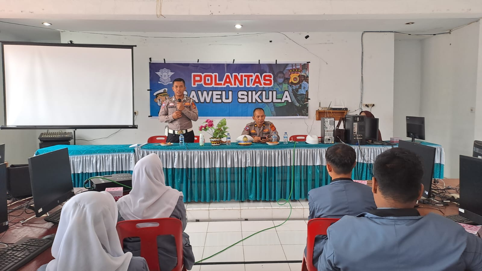 Polantas Saweu Sikula, Satlantas Polres Aceh Tengah Ajak Pelajar Tertib Berlalu Lintas