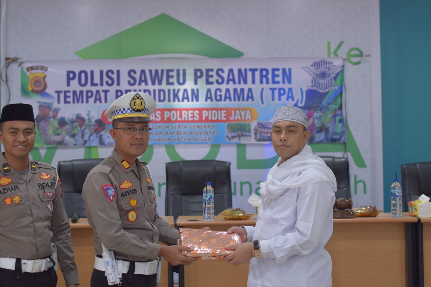 Kasat Lantas Polres Pidie Jaya Ajak Santri Peduli Tertib Berlalu Lintas