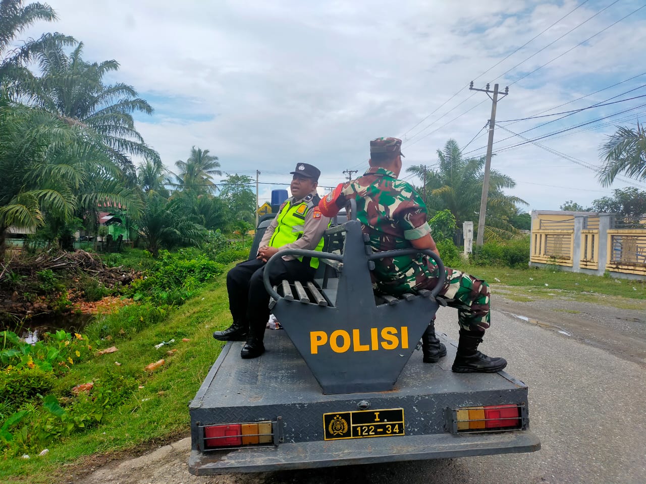 Sinergitas TNI POLRI, Cegah Karhutla di Kec. Meureubo