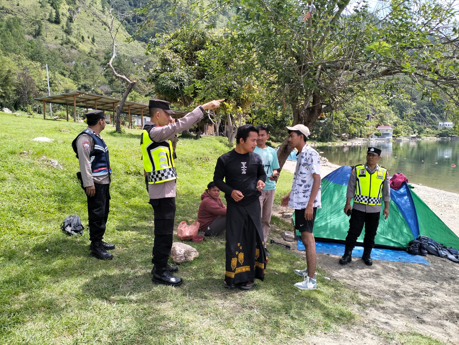 Personil Polsek Kota Tidak Bosan Bosan Beri Himbauan Pada Pengunjung Dan Pengelola Wisata