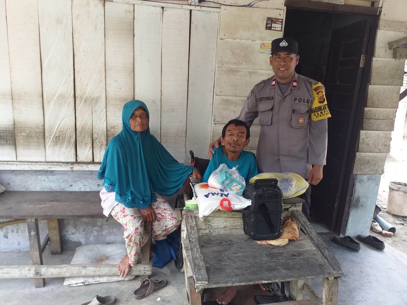 Peduli Warga Binaan,Bhabinkamtibmas Polsek Birem Bayeun Salurkan Bantuan Ke Pada Warga Kurang Mampu