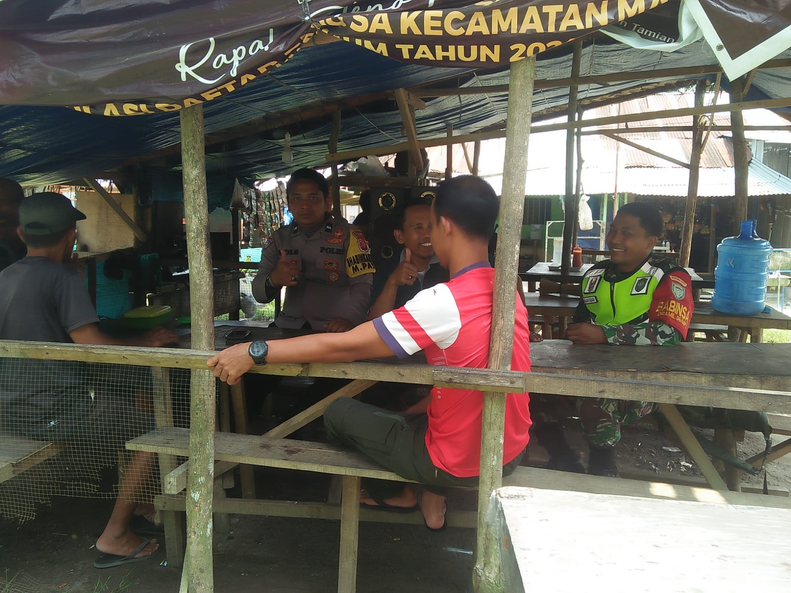 Personil Polsek Manyak Payed Bersama Personil Koramil 06/MPY Laksanakan Patroli Dialogis, Upaya Polri Ciptakan Kamtibmas