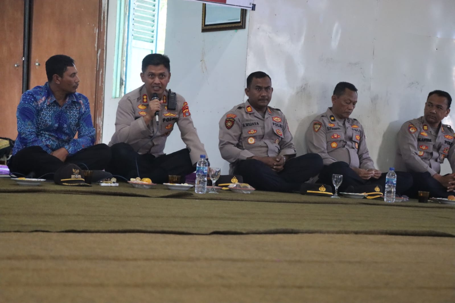 Jemput Asparisai Masyarakat Kapolres Aceh Tengah Gelar Jumat Curhat Bersama Warga Kampung Kelupak Mata
