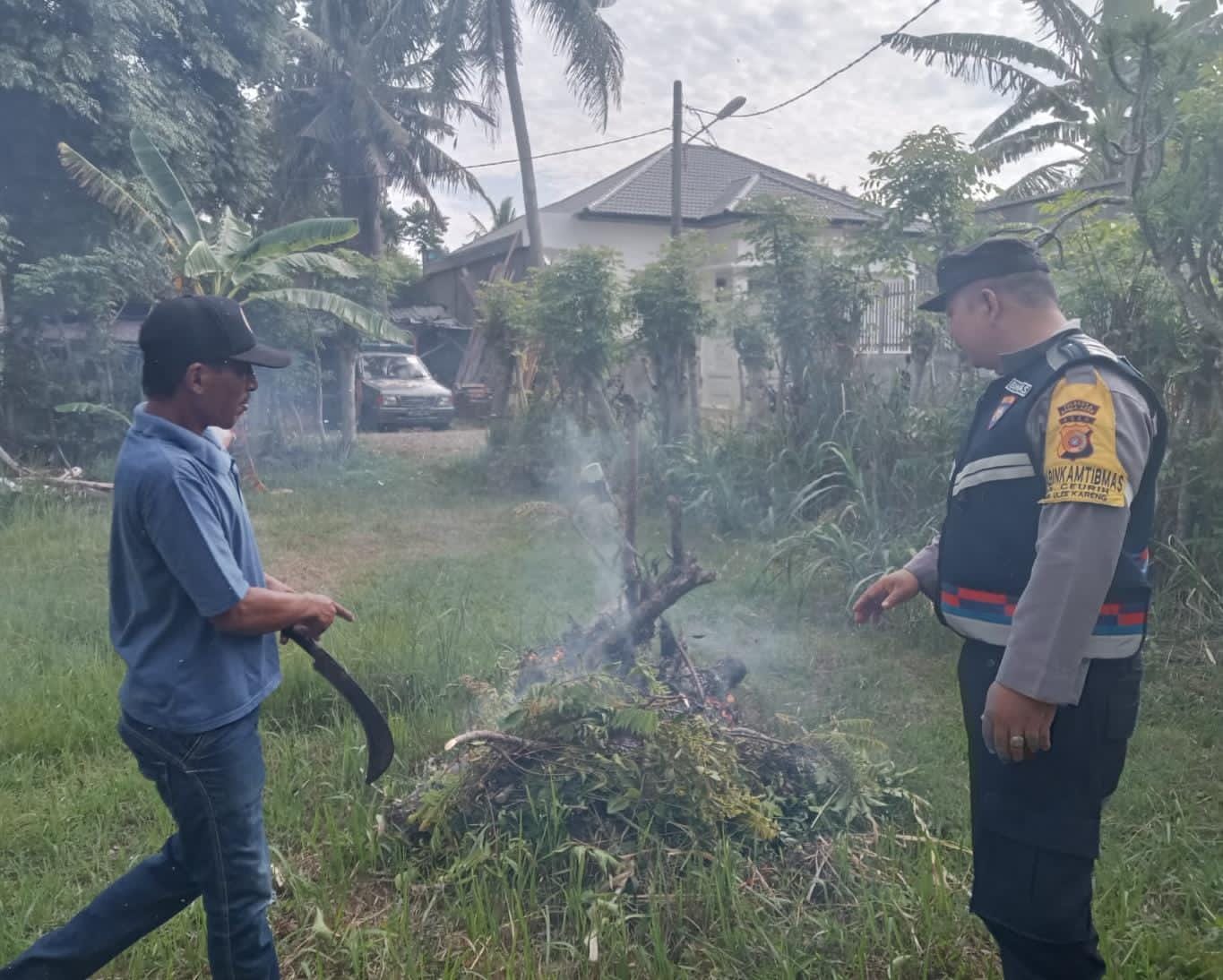 Mencegah Timbulnya Karhutla Polsek Ulee Kareng Terus Lakukan Sosialisasi Dan Edukasi Warga Masyarakat