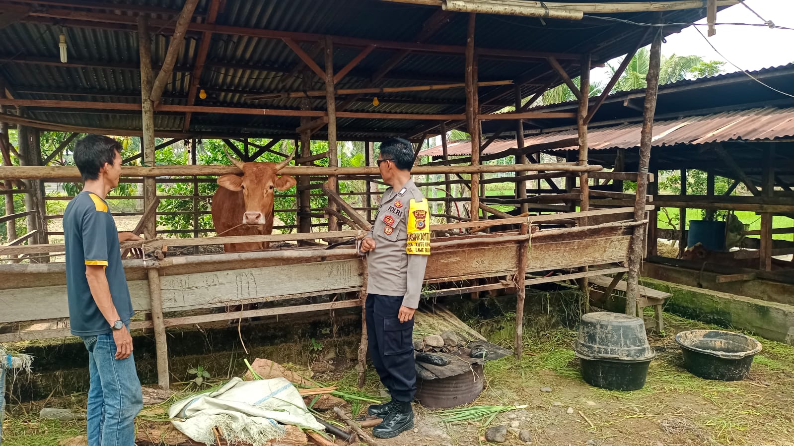 Bhabinkamtibmas Sambangi Warga Desa untuk Ketahanan Pangan