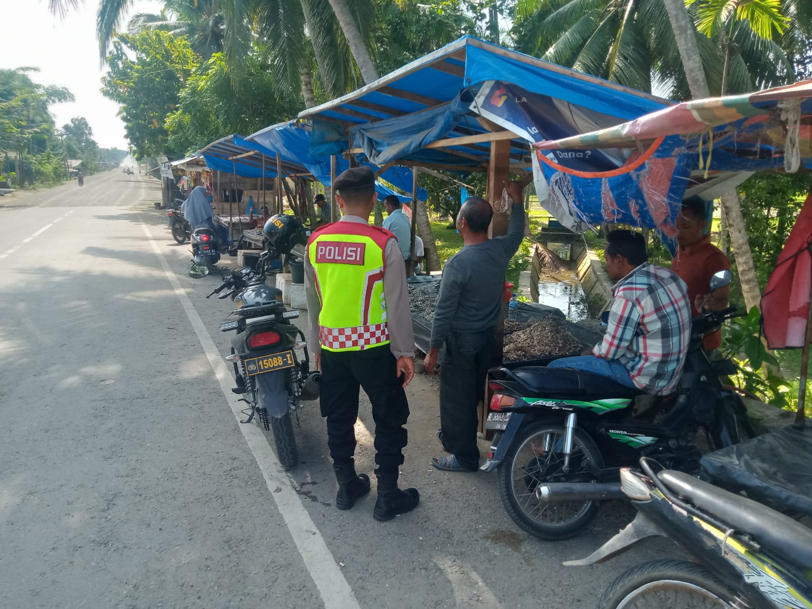 Piket Penjagaan Satsamapta Polres Pidie Jaya Laksanakan Patroli Roda Dua Jelang Pemilu 2024