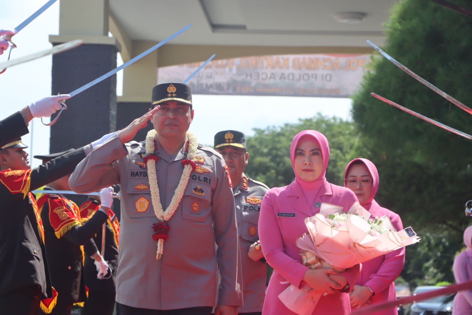 Upacara Farewell Parade Sertijab Kapolda Aceh Berlangsung Khidmat