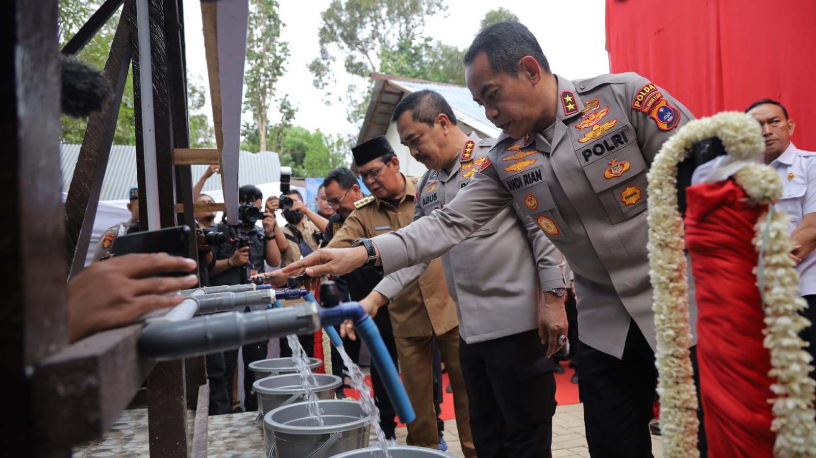 Wakapolri dan Kapolda Kalsel Resmikan Tujuh Sumur Bor di Banjar