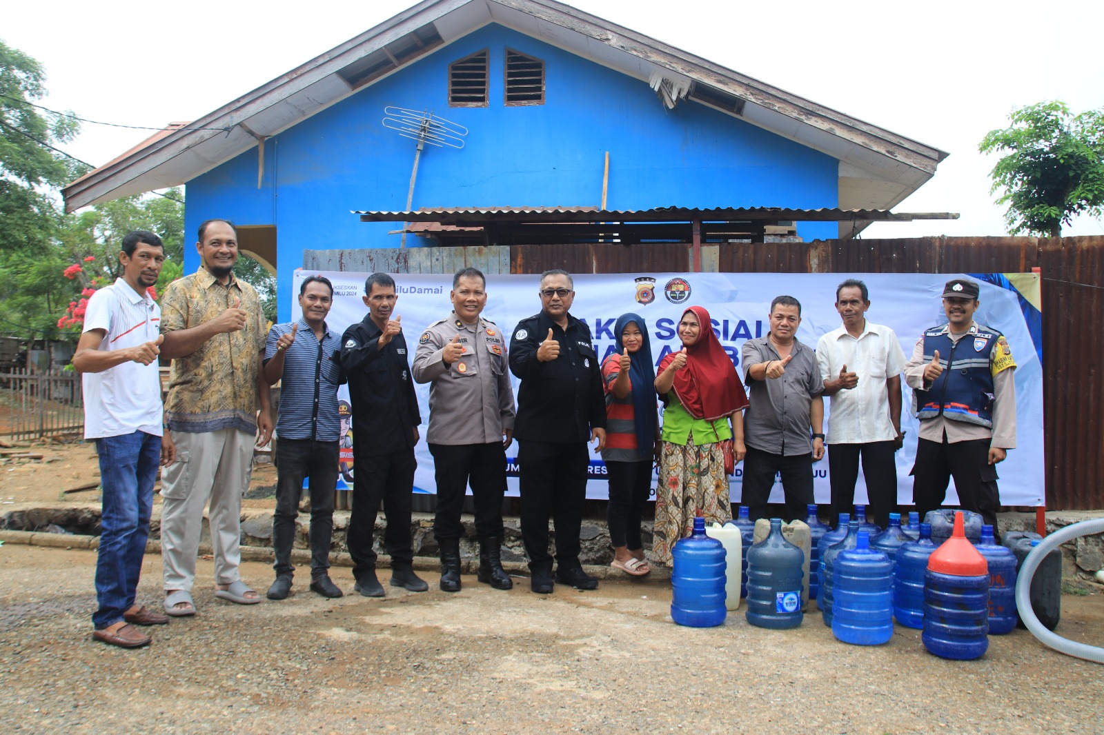HUT Ke-72 Humas Polri, Polda Aceh Salurkan 15 Ribu Liter Air Bersih untuk Warga
