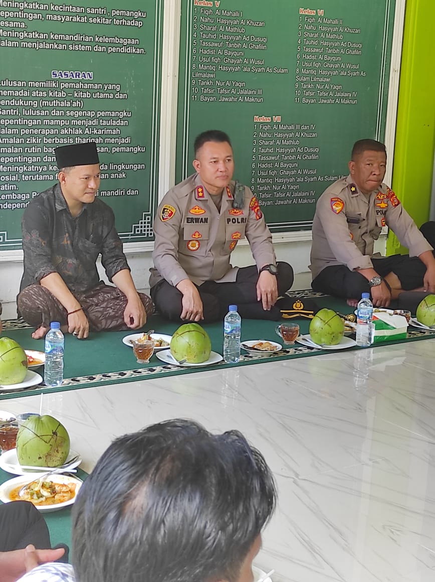 Kapolres Sabang dan PJU serta Personil Polres Sabang Melaksanakan Kegiatan “Polri Peduli Budaya Literasi”.