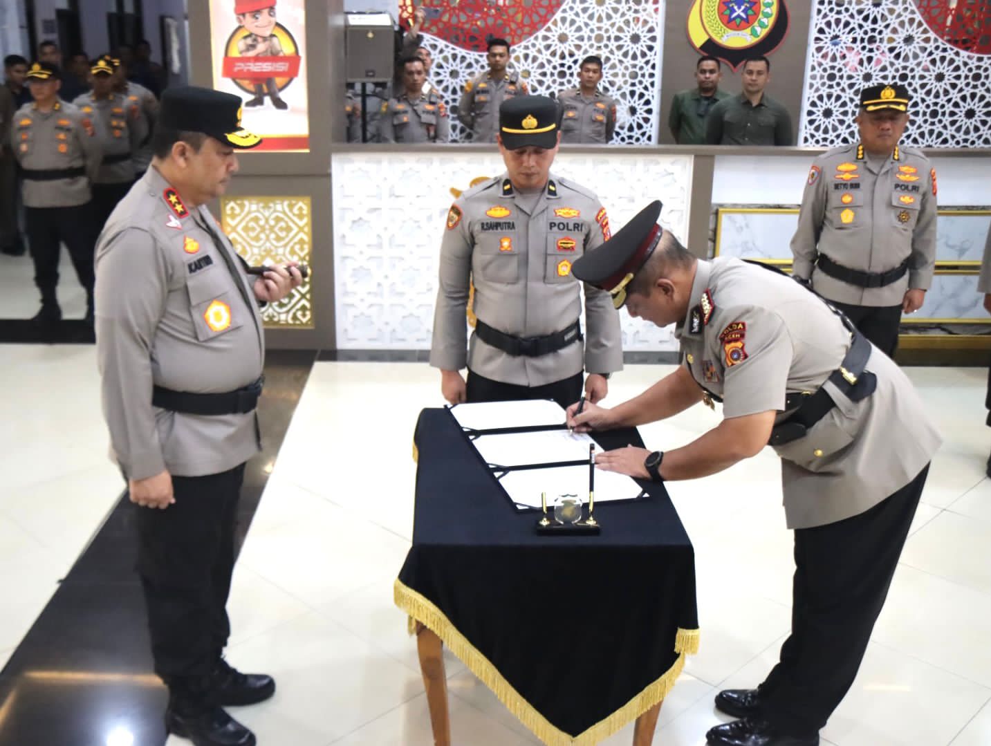 Kapolda Aceh Serahkan Jabatan Wakapolda kepada Kombes Armia Fahmi