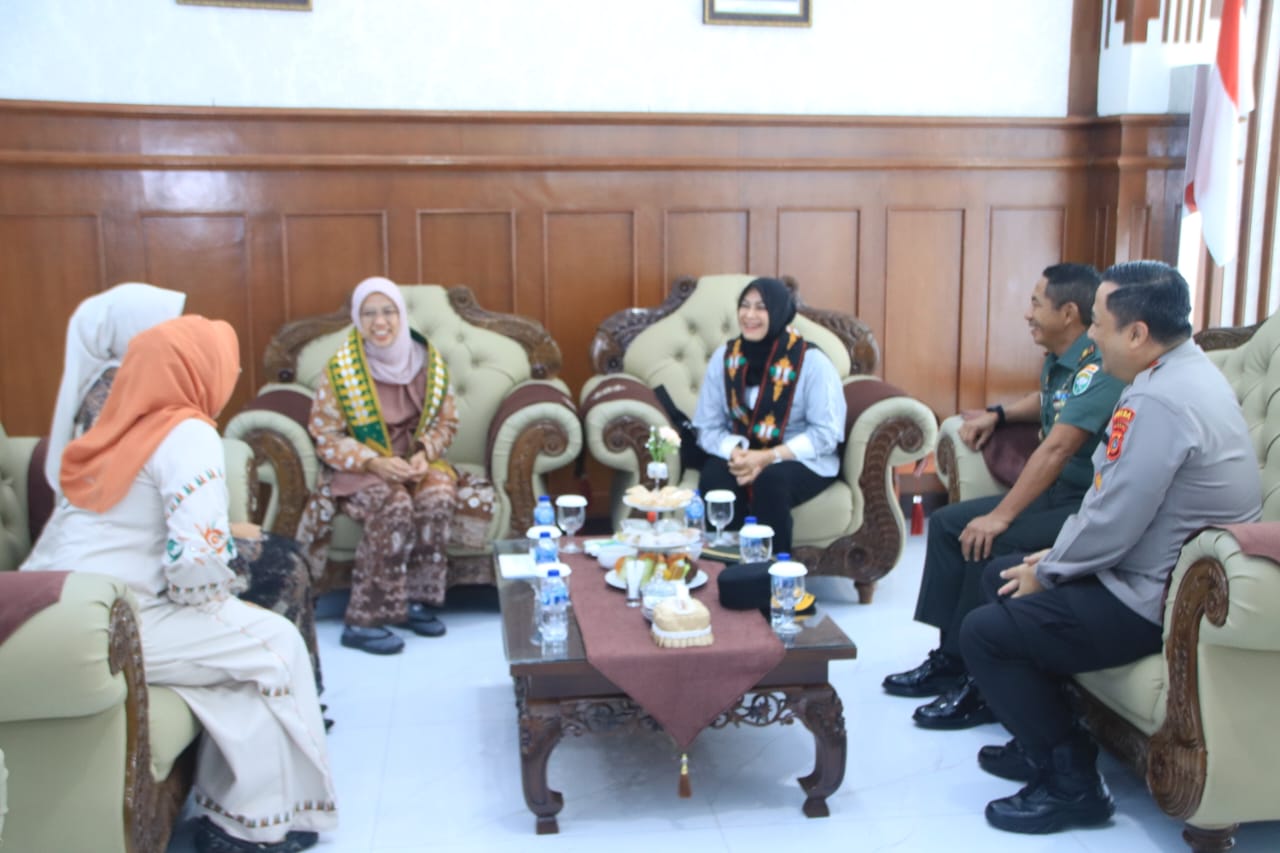 Kapolda Aceh beserta Bhayangkari Sambut Kedatangan Ketum Persit KCK
