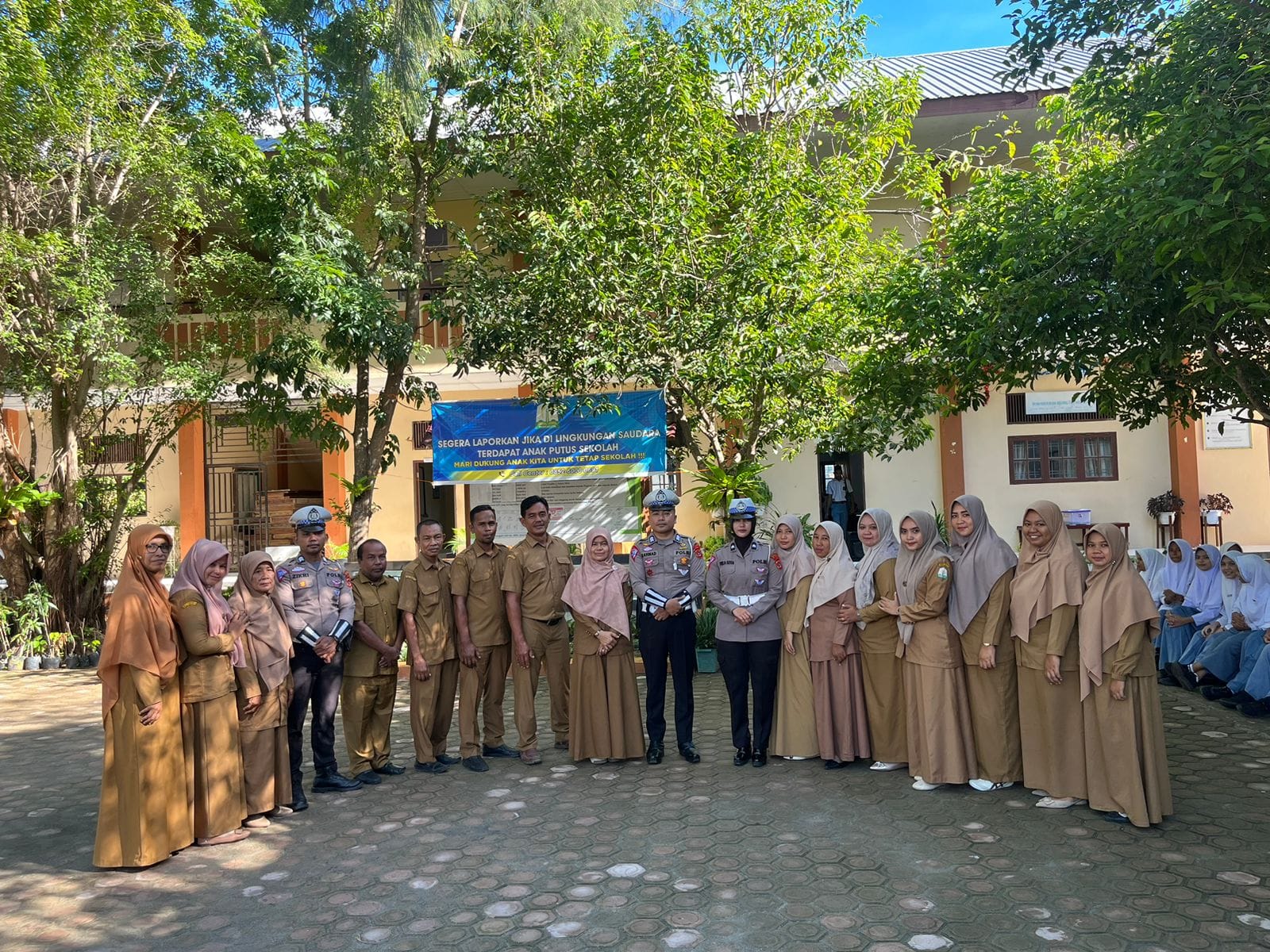 Polres Bireuen Sosialisasikan Tertib Lalu Lintas di SMAN 1 Kuala