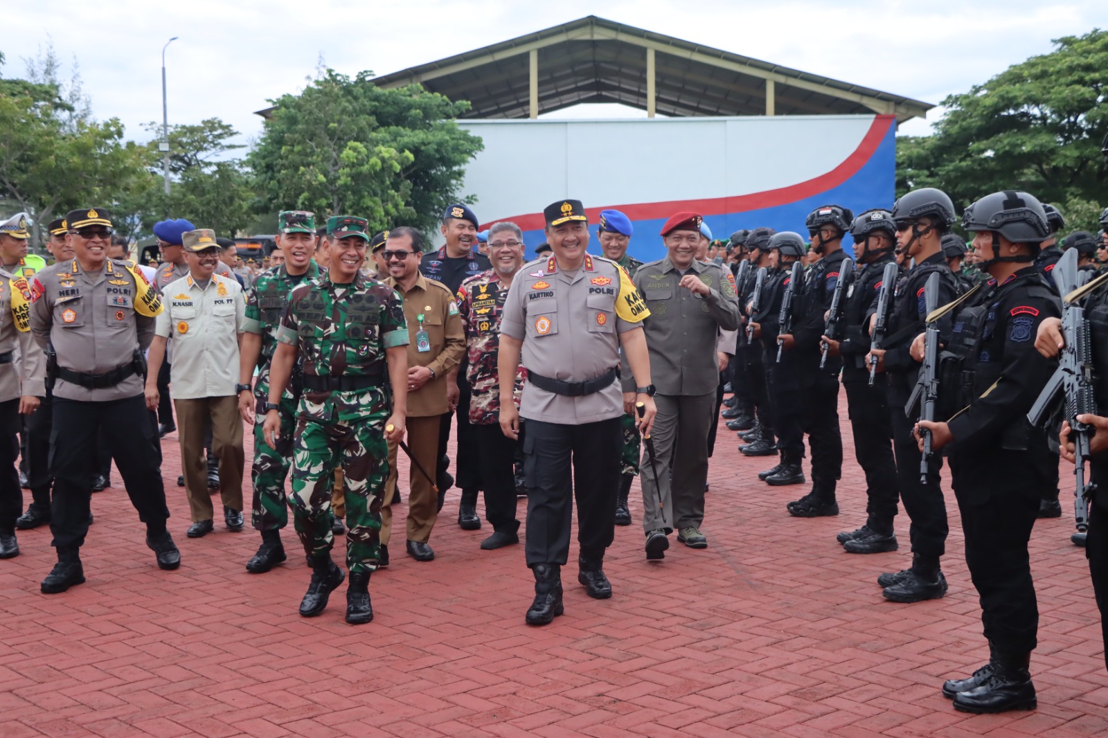 Kapolda Aceh dan Pangdam IM Pimpin Apel Gelar Pasukan Ops Mantap Brata Seulawah
