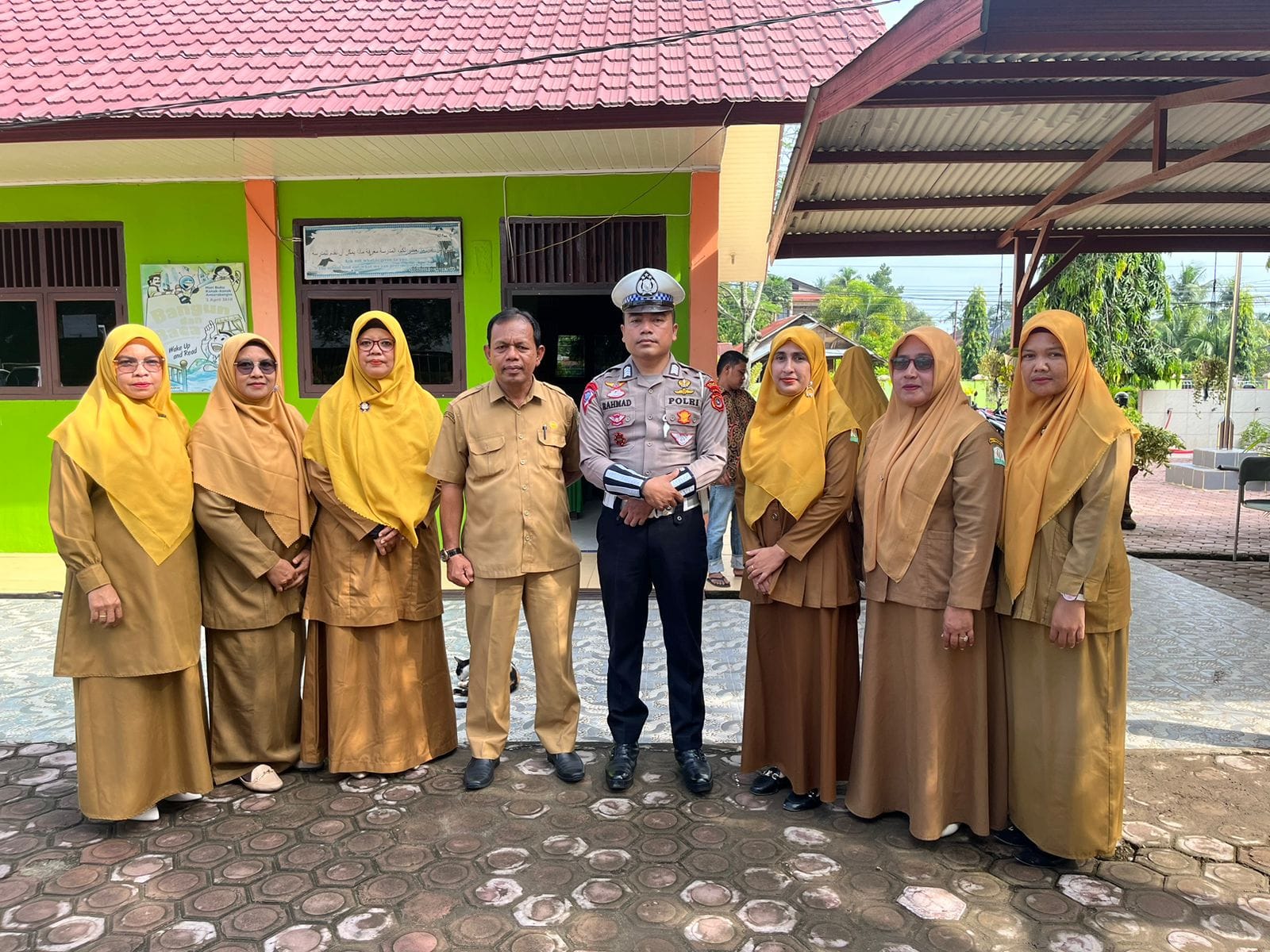 Satlantas Polres Bireuen Melaksanakan “Police Goes To School” di SMAN 1 Gandapura