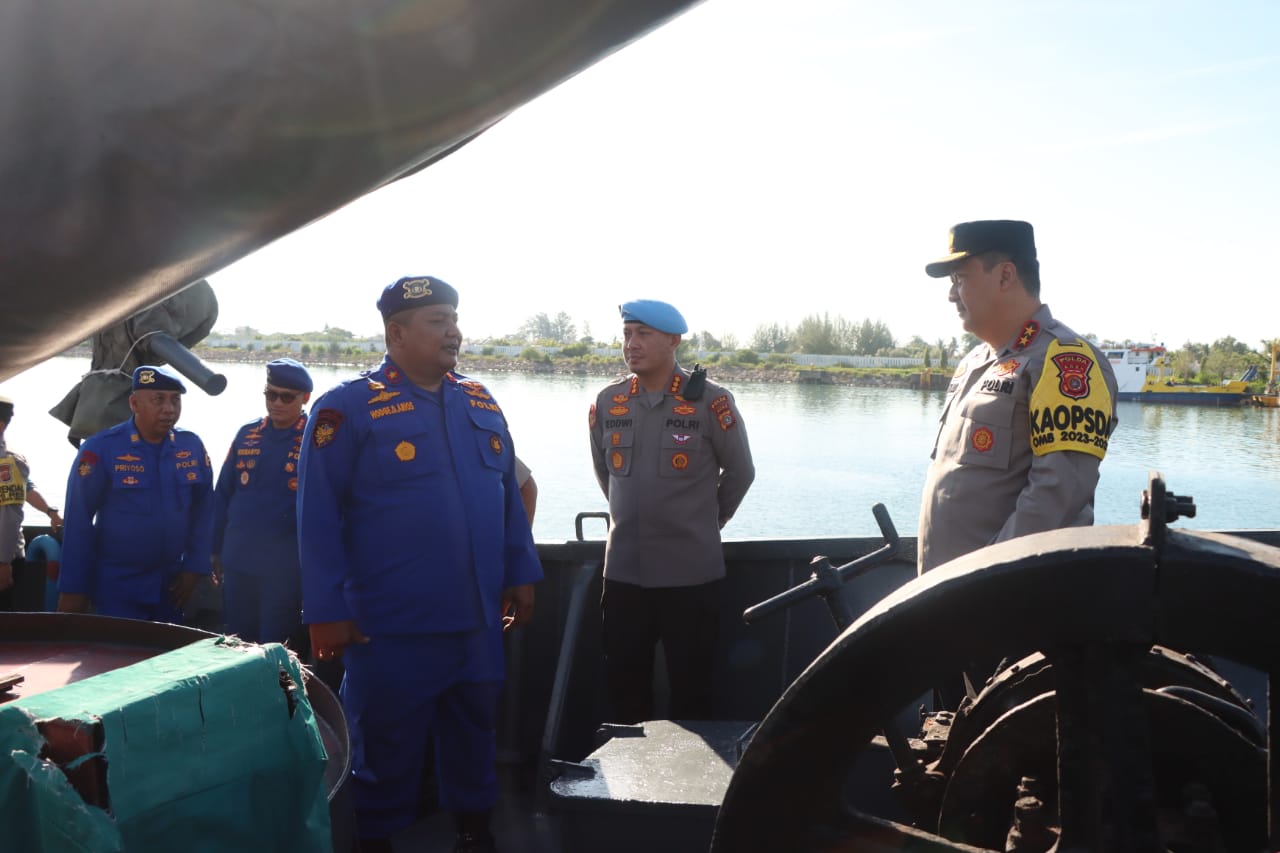 Kapolda Aceh Cek Kapal Patroli Antareja 7007 BKO Baharkam Mabes Polri