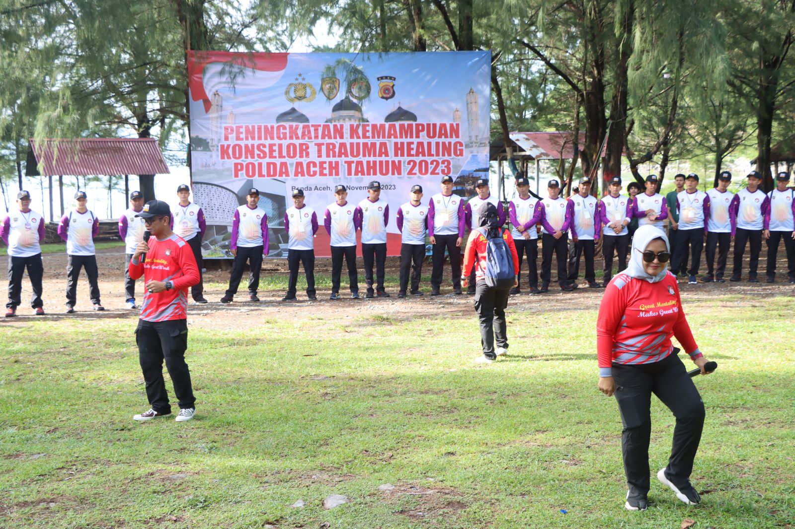 Polda Aceh Gelar Pelatihan Peningkatan Kemampuan Konselor Trauma Healing Di Pantai Titing