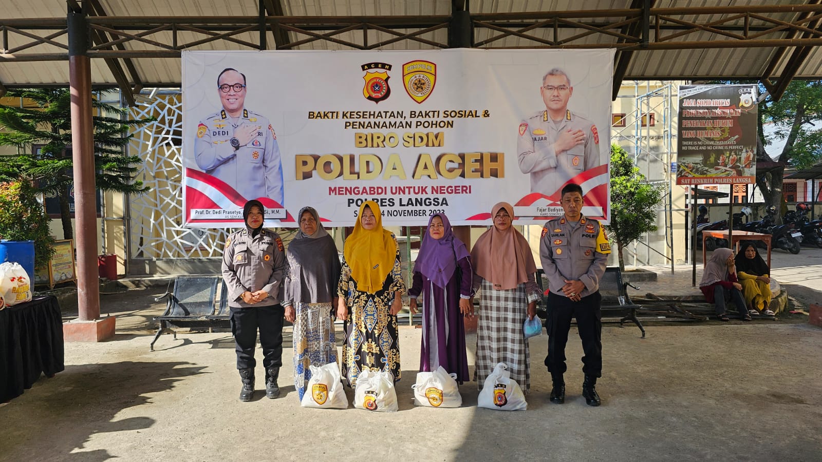 Polres Langsa Kembali Salur 100 Paket Sembako dalam Membantu Masyarakat