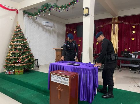 Gegana Brimob Bko Polda Aceh sterilisasi tempat ibadah warga Nasrani di Aceh Barat