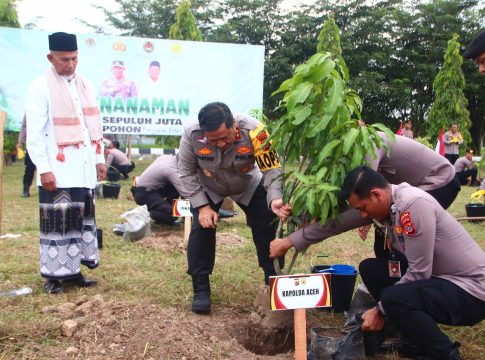 Kapolda Aceh Ikuti Penanaman 10 Juta Pohon bersama Polri