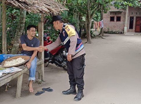 Bhabinkamtibmas Himbau Warga Sukseskan Pemilu Damai di Tahun 2024