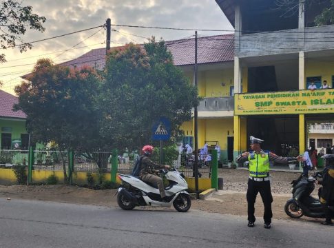 Personel Satlantas Polres Aceh Tamiang Rutin Laksanakan Gatur Pada Zona Aman Sekolah