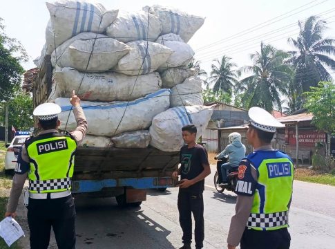Satlantas Polres Aceh Timur Tindak Tegas Truk Overload