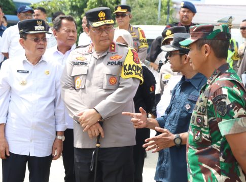 Kapolda Aceh bersama Pangdam IM Tinjau Situasi di TPS