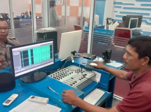 Lewat Siaran Radio RRI Pro 2 Meulaboh , Kasat Binmas Beri Himbauan ke Masyarakat